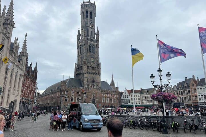 Bruges Highlights Private Trip from Paris with Boat and Beer