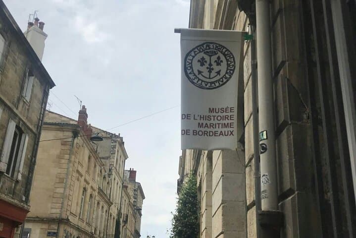 Bordeaux Walking Tour: Self-Guided City Game