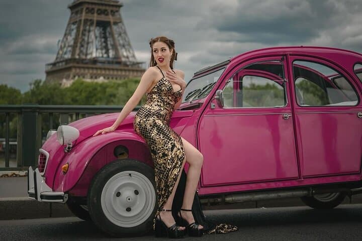 2 Hours Private Guided Tour in a Pink Citroën 2CV