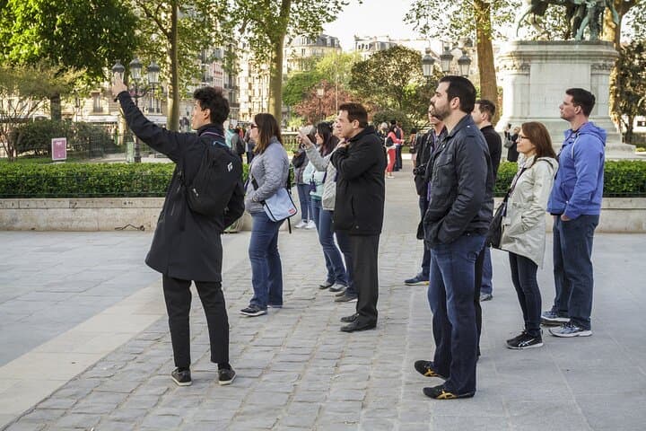 Notre Dame Interior & Île de la Cité Semi Private Guided Tour