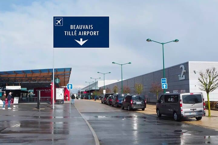 Private transfer Paris Beauvais - One way