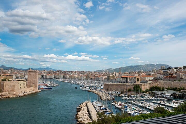 Marseille's Festive Spirit: A Christmas Private Walking Tour