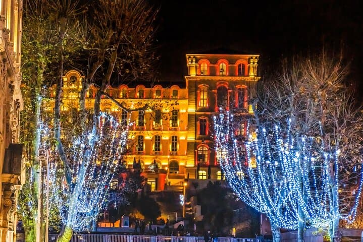 Marseille's Festive Spirit: A Christmas Private Walking Tour
