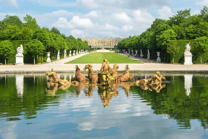 Versailles Palace & Gardens Semi Private Guided Tour with Pick up