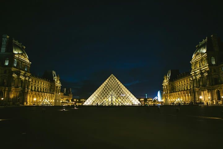 Parisian Holiday Magic 3 Hour Walking Tour with Christmas Market