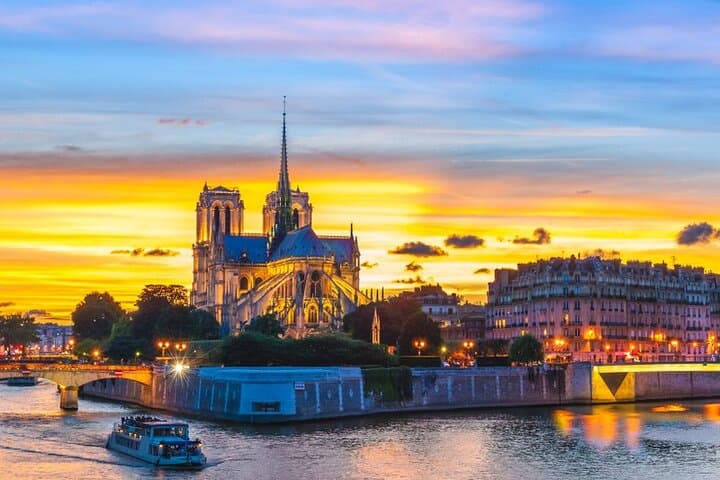 3 Days Exploring Paris with Hotel Stay & All Transfers