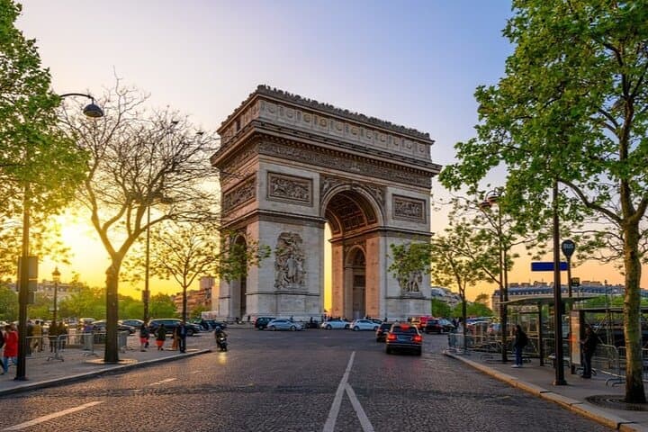 3 Days Exploring Paris with Hotel Stay & All Transfers
