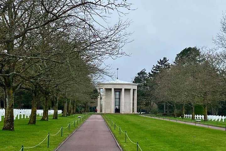 Normandy D-Day 7 Iconic Sights Guided Private Trip from Paris