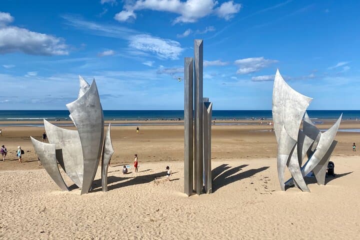 Normandy D-Day 7 Iconic Sights Guided Private Trip from Paris