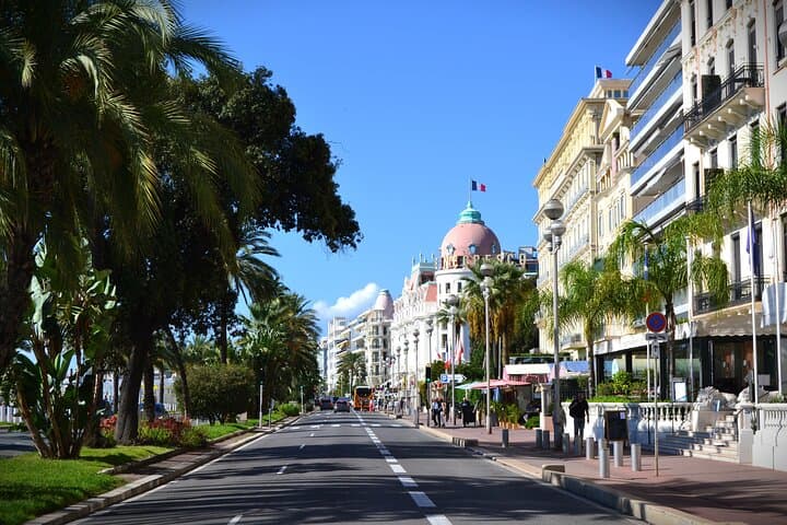 Nice's Promenade des Anglais and Negresco Hotel