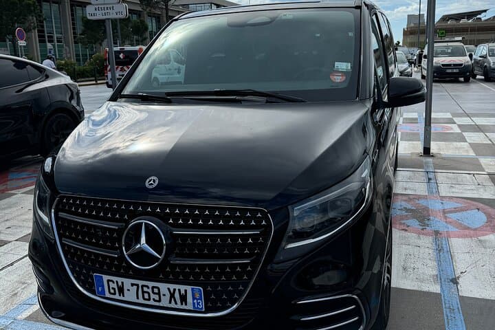 Private Transfer Marseille city center to the Airport by Minivan