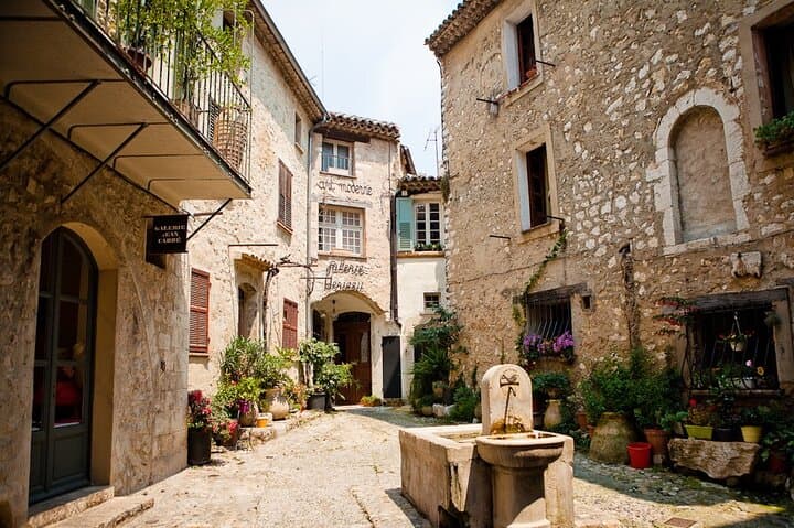 Sightseeing Tour From Cannes to Biot Saint-Paul and Antibes