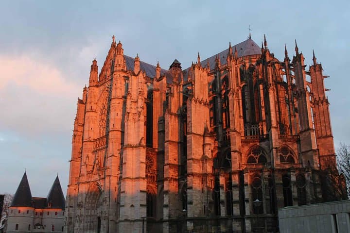 Paris: ORY Airport Private Transfer ⇄ City Center/Disneyland