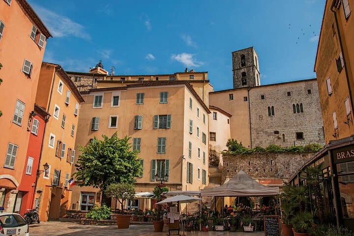From Cannes, Provencal Escape from Villages to Villages