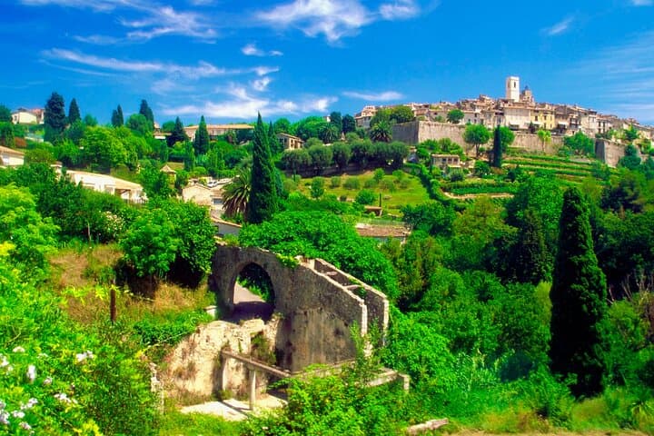 From Cannes, Provencal Escape from Villages to Villages