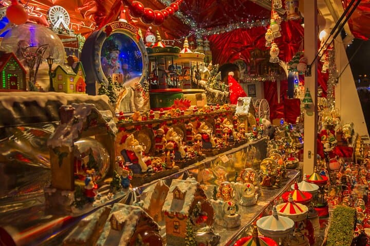 Track game Christmas Market Paris