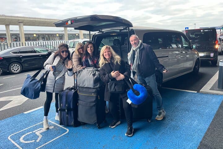 Private Transfer Charles de Gaulle Airport CDG to Disney Paris