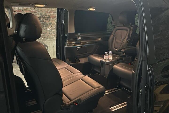 One Way Private Transfer from Orly to Disney Hotel