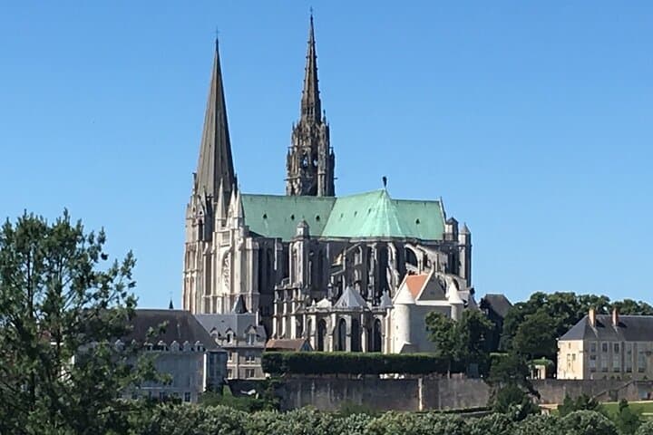 Chartres in tales and legends: from the cathedral to the city!
