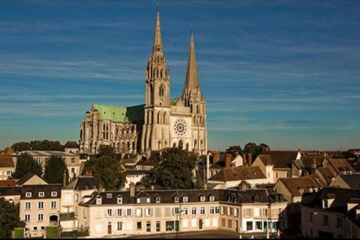 Chartres in tales and legends: from the cathedral to the city!