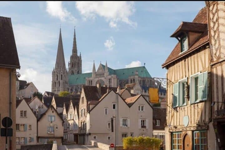 Chartres in tales and legends: from the cathedral to the city!