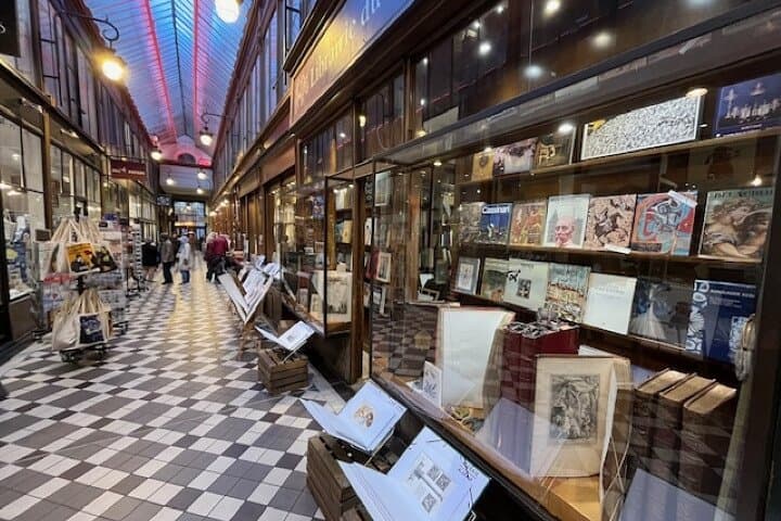 Walking tour of the Covered Passages of Paris -10 people max