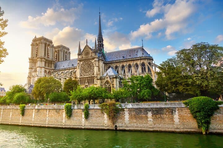 Paris Montmartre and other Holy Sites Guided Tour for Catholics