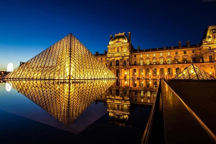 Paris: CDG Airport Private Transfer ⇄ City Center/Disneyland