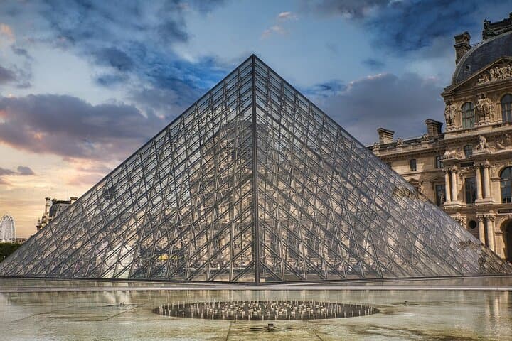 Louvre Museum Photoshoot Art and Elegance Unveiled