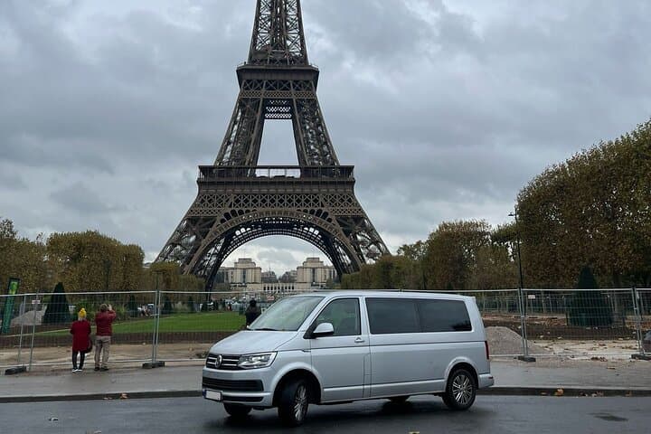 Hop On: Paris City Highlights Tour in a comfortable Minivan