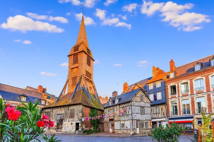 Discover the charm of Honfleur