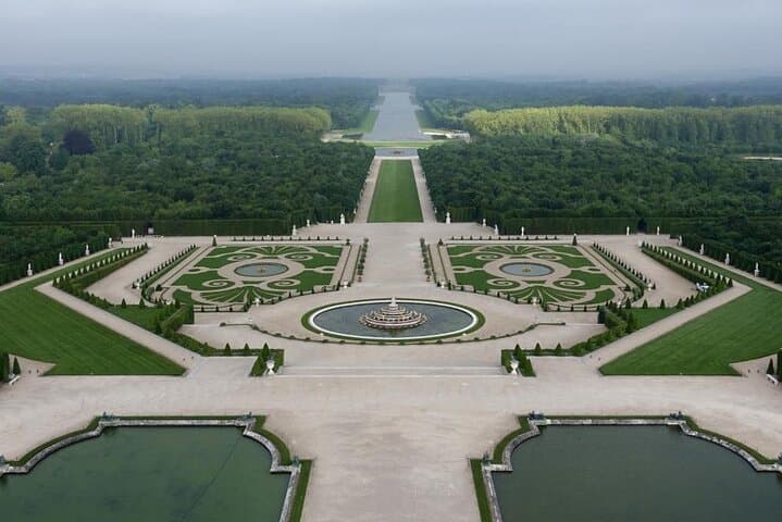 Palaces of Versailles Check-out from Le Havre
