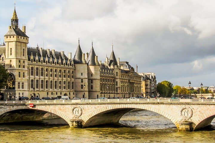 Best of Paris Electric Bike Tour