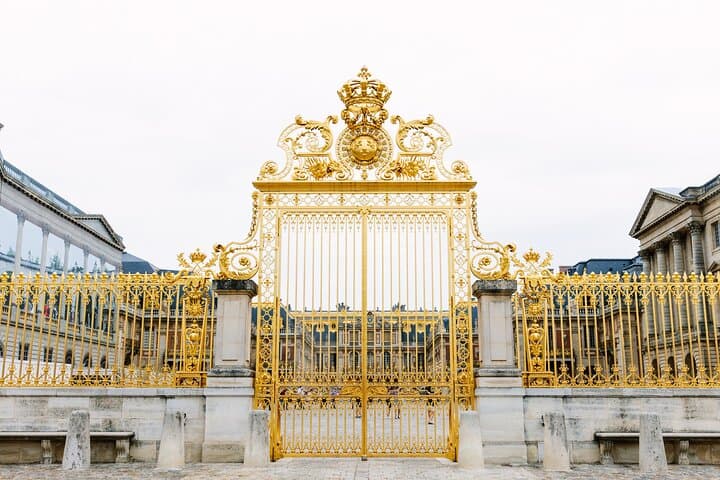 Versailles Standard and Electric Bike Rentals