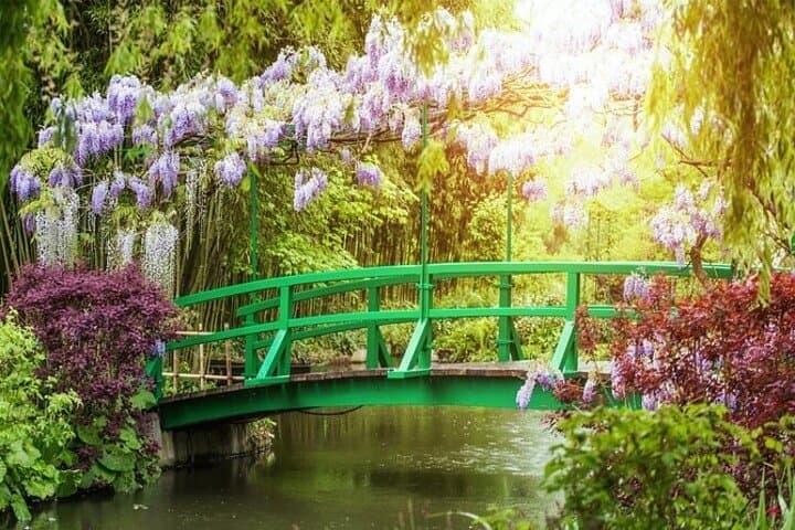 Private Half Day Tour of Giverny Monet's Gardens, (01 - 07 Pax)