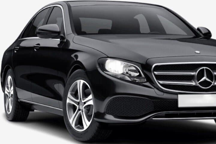 Private Van or Sedan Transfer: Paris ↔ CDG/Orly (One-Way)