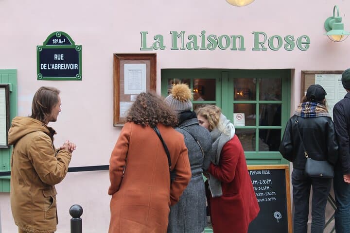 Fun Tour in the Heart of Montmartre: Escape Game /Guided Tour