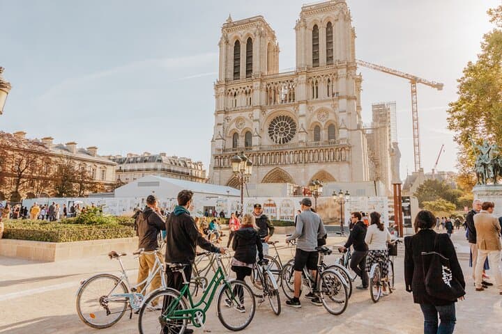 Paris Highlights bike tour