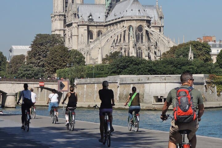 Paris Highlights bike tour