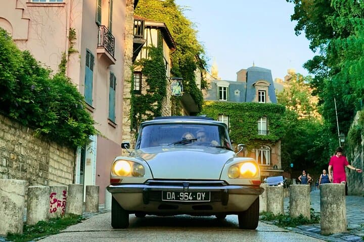 Romantic Tour of Paris in a Vintage Luxury Open-Top French Car