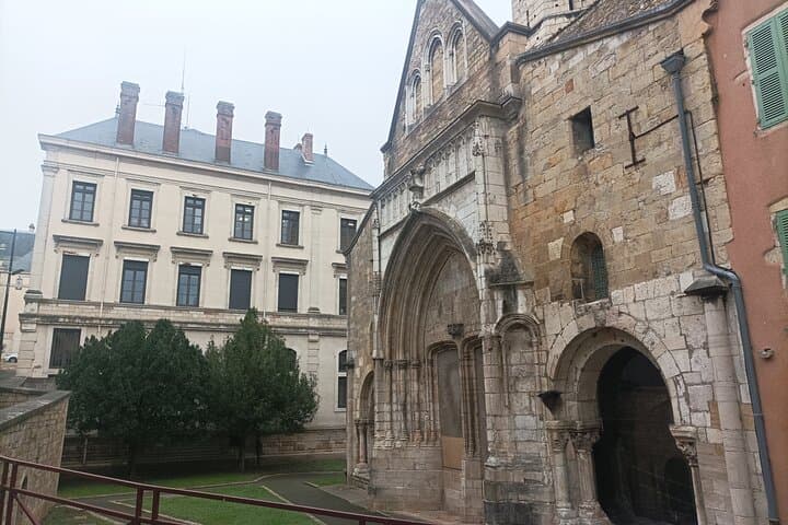 Private guided tour of Macon with your professional guide!