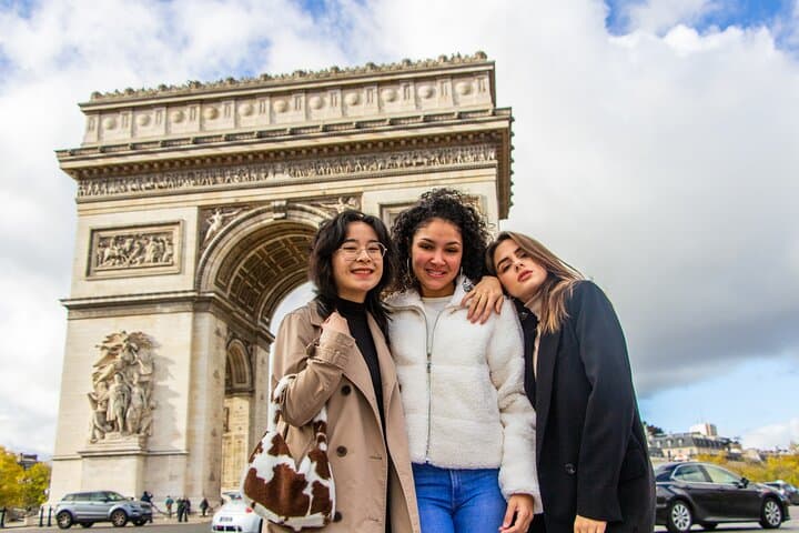 Paris Professional Photoshoot at the Arc de Triomphe