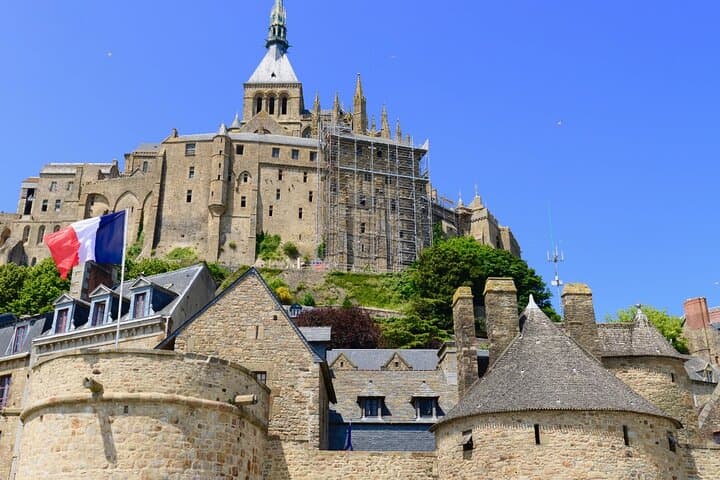 Giverny, Mont Saint-Michel & D-Day Sites-2-Day Tour from Paris