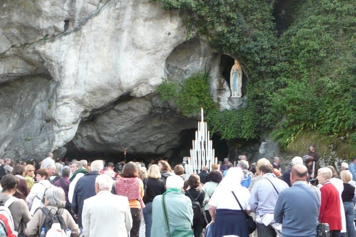 Guided Small Group Day Tour from Toulouse to Lourdes