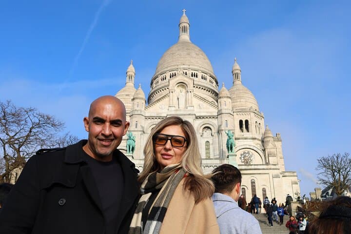 Sacré-Coeur
You'll visit one of Paris's most emblematic landmarks: the Sacré-Coeur and Montmartre neighborhood. Where you will have a great view of the city.