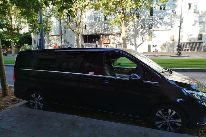 Private Transfer ORY/CDG Airport Disney - One Way