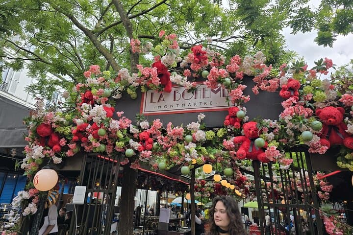 A Tapestry of Art and Romance in Montmartre