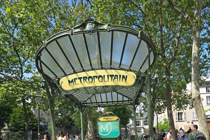 A Tapestry of Art and Romance in Montmartre
