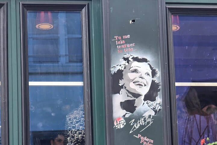 A Tapestry of Art and Romance in Montmartre