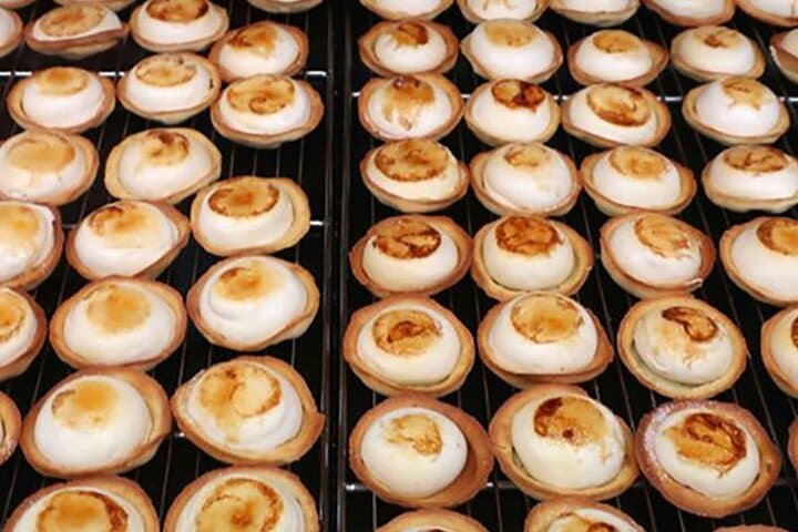 The Ultimate Bordeaux Pastry & History Tour!